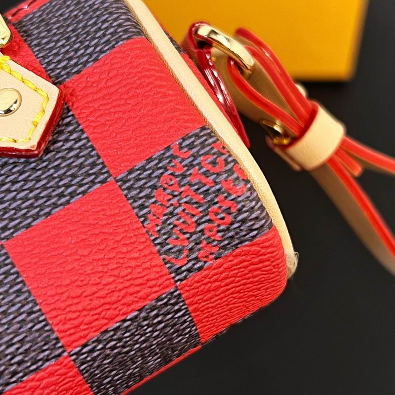 LV keyring lyh33